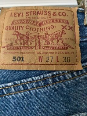 Levi's 501 Straight Blue Women’s Jeans with Leather Patch. Vintage.
